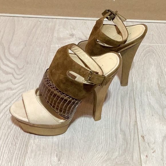 Pelle Moda Heels - Picture 3 of 6